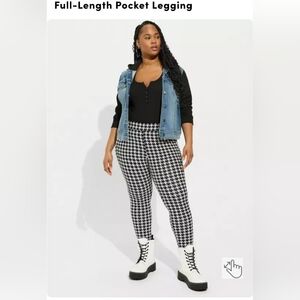 Torrid, Sz 1R, NWOT, Black and White Houndstooth Leggings